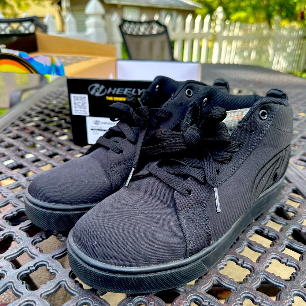 Heelys Racer 20 Mid - The Original Wheeled Shoe